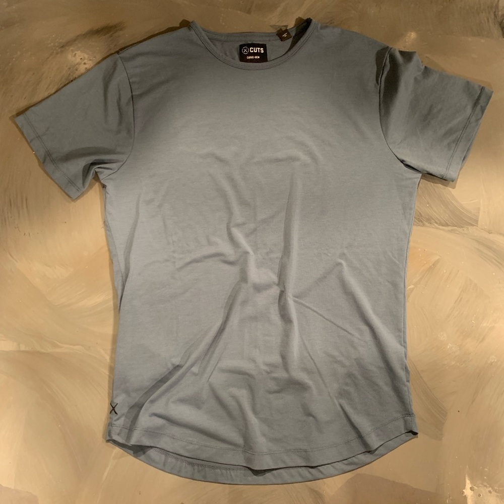 Cuts Clothing short sleeve (M). Never worn.